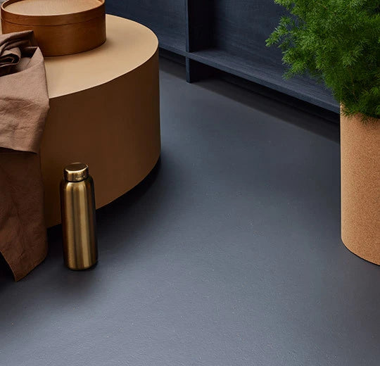 Forbo Marmoleum Cocoa 3583 chocolate blues