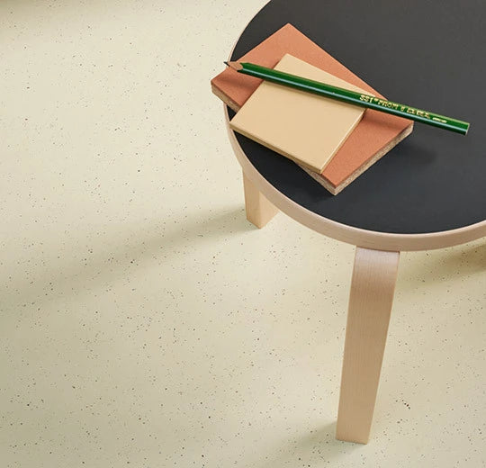 Forbo Marmoleum Cocoa 358435 white chocolate