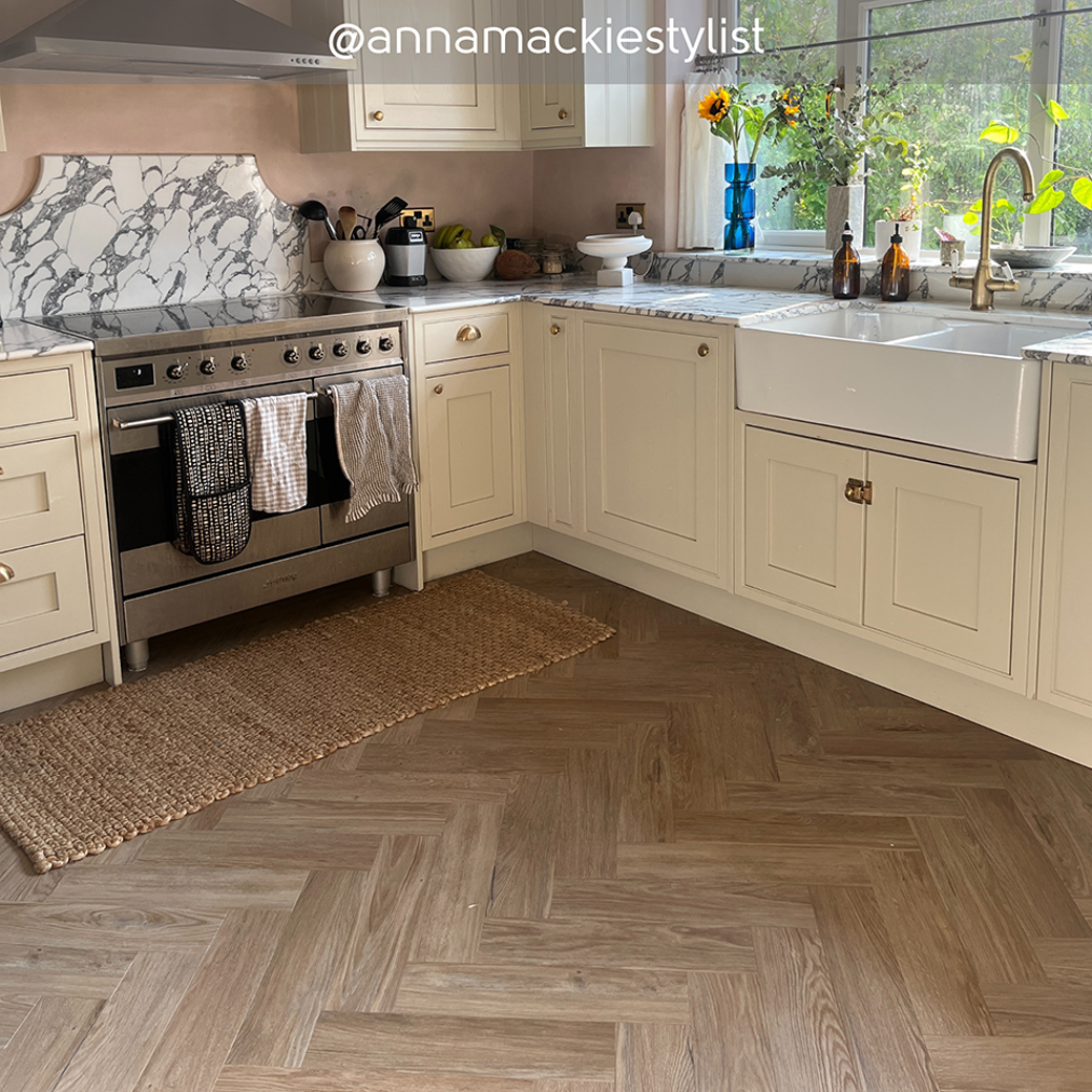 Karndean Van Gogh Hayfield Oak SM-VGW8241 Vinyl Flooring