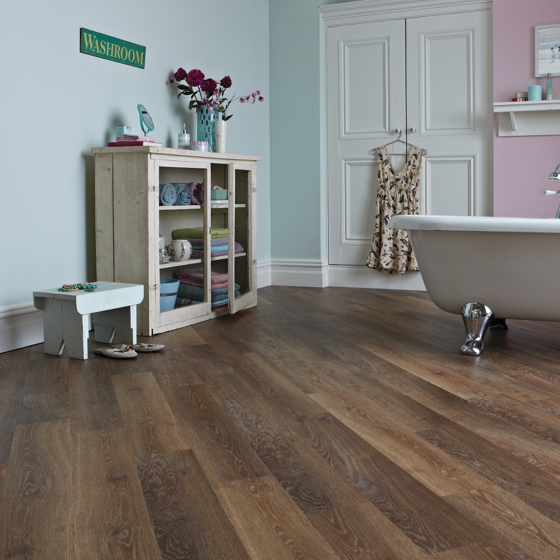 Karndean Knight Tile Mid Limed Oak KP96 Vinyl Flooring
