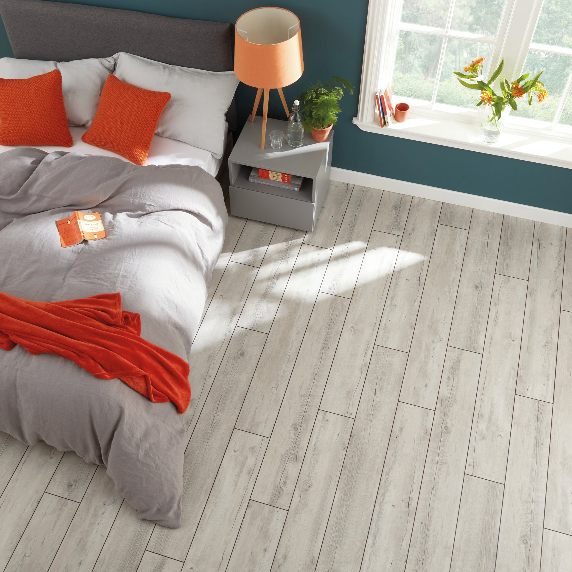 Karndean Van Gogh Light Distressed Oak VGW111T Vinyl Flooring