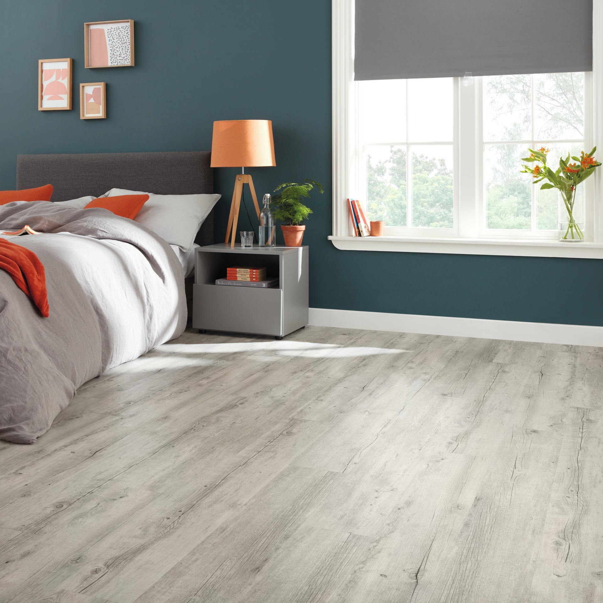 Karndean Van Gogh Rigid Core Light Distressed Oak VGW111T-SCB