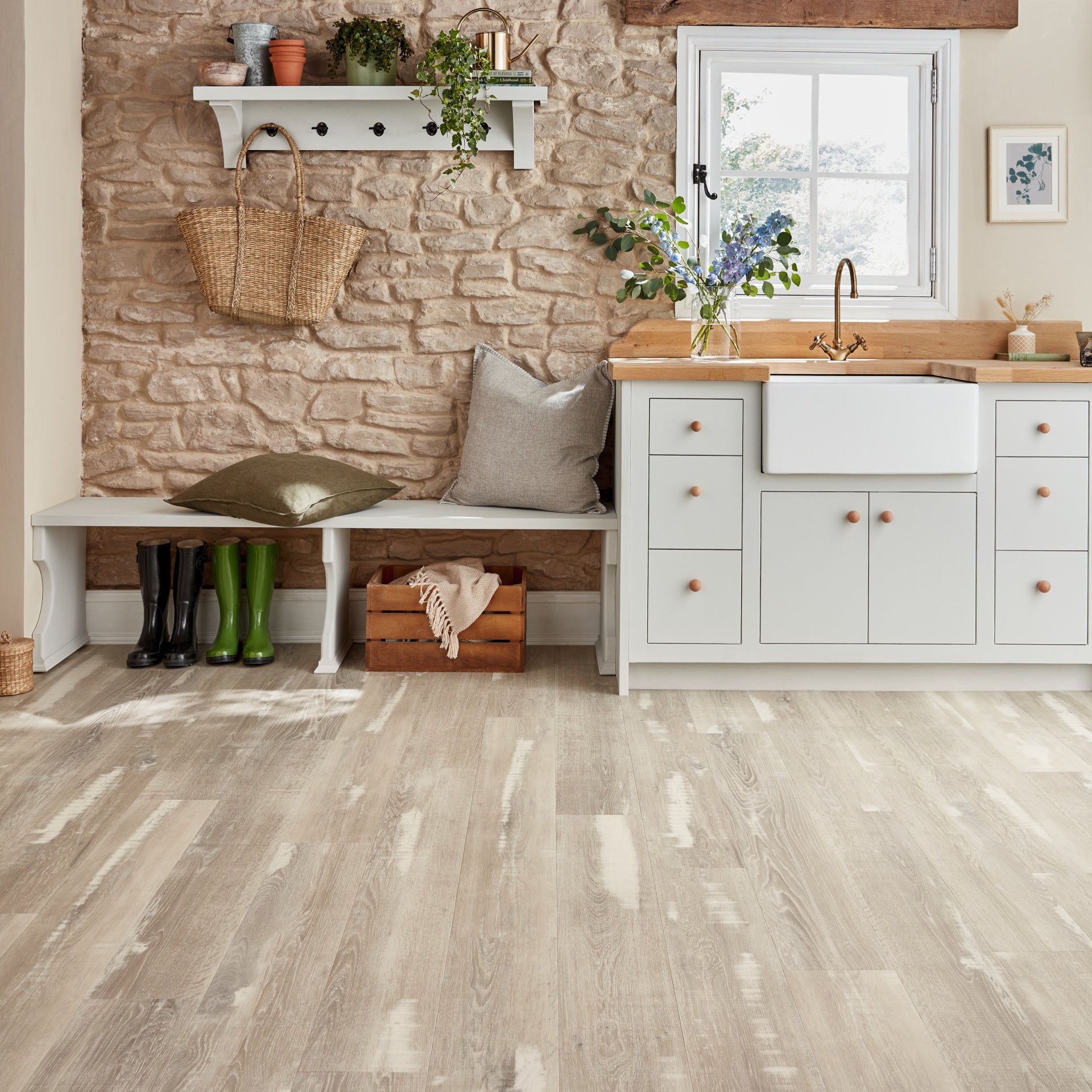 Karndean Van Gogh Silver Farmhouse Oak VGW137T Vinyl Flooring