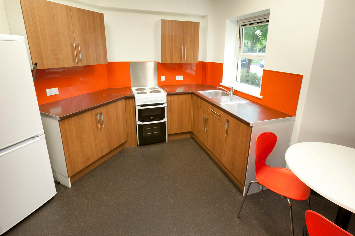 Altro Whiterock Chameleon - Contract Flooring