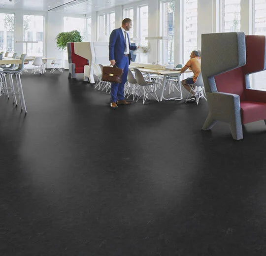 Forbo Marmoleum Modular t3707 black hole