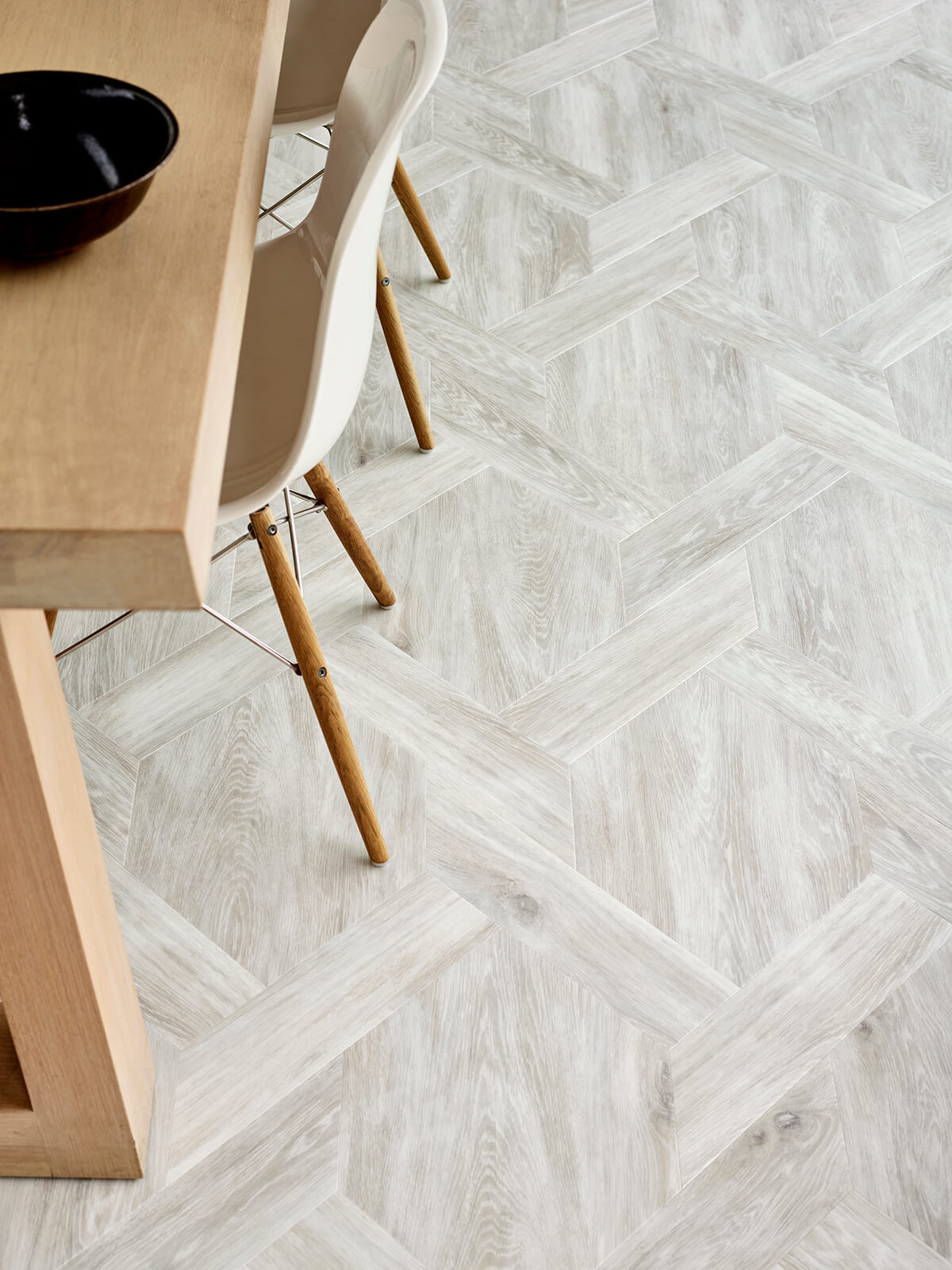 Amtico Signature White Wash Wood AR0W7680